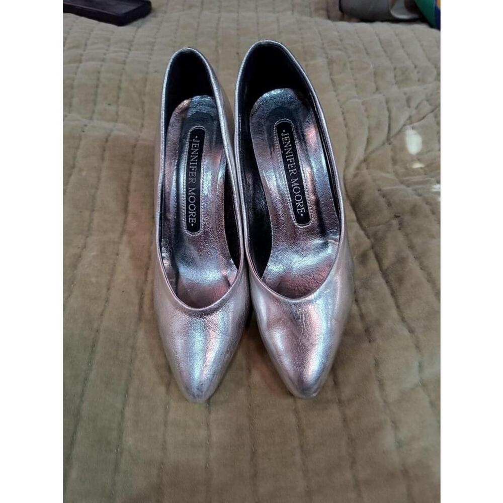 Jennifer Moore heels